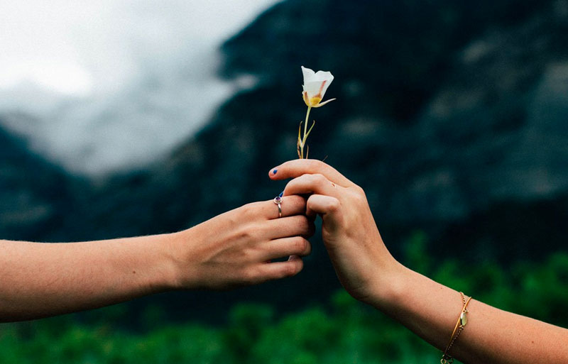 6 Ways to Be a More Generous Person